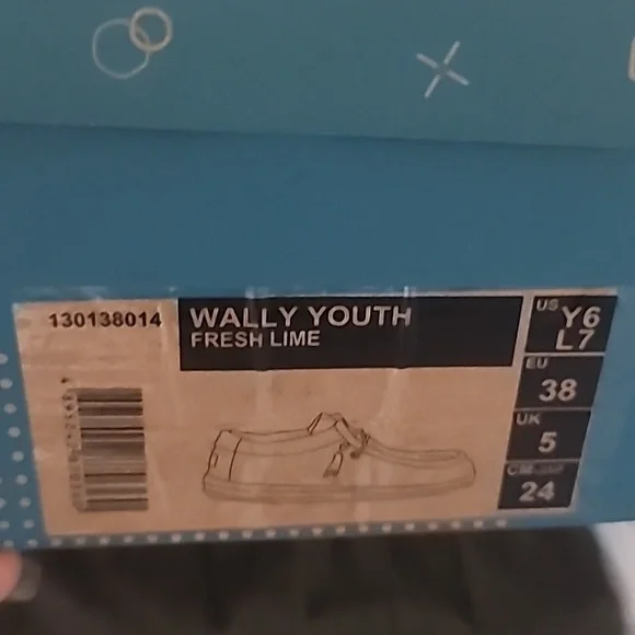 NWT Hey Dude Wally Youth Shoes, Y6/W7-7.5/Eu 38 - Picture 3 of 6